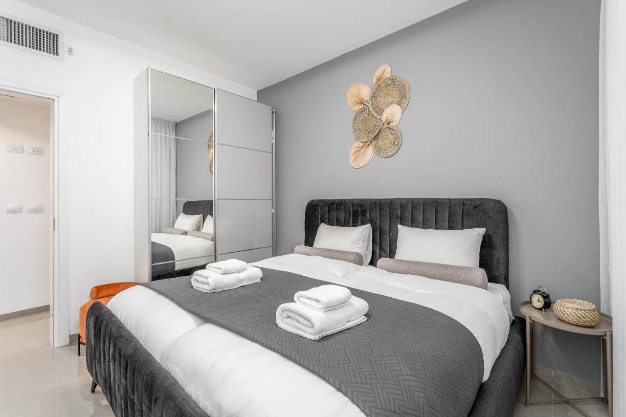 Haneviim Boutique - Mamilla Area Sea-U Yerusalem Bagian luar foto