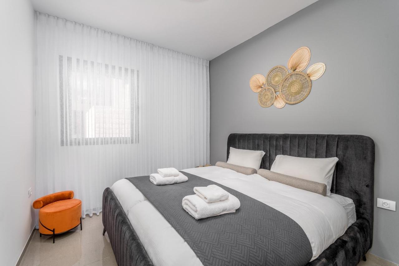 Haneviim Boutique - Mamilla Area Sea-U Yerusalem Bagian luar foto