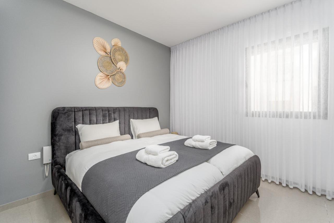 Haneviim Boutique - Mamilla Area Sea-U Yerusalem Bagian luar foto