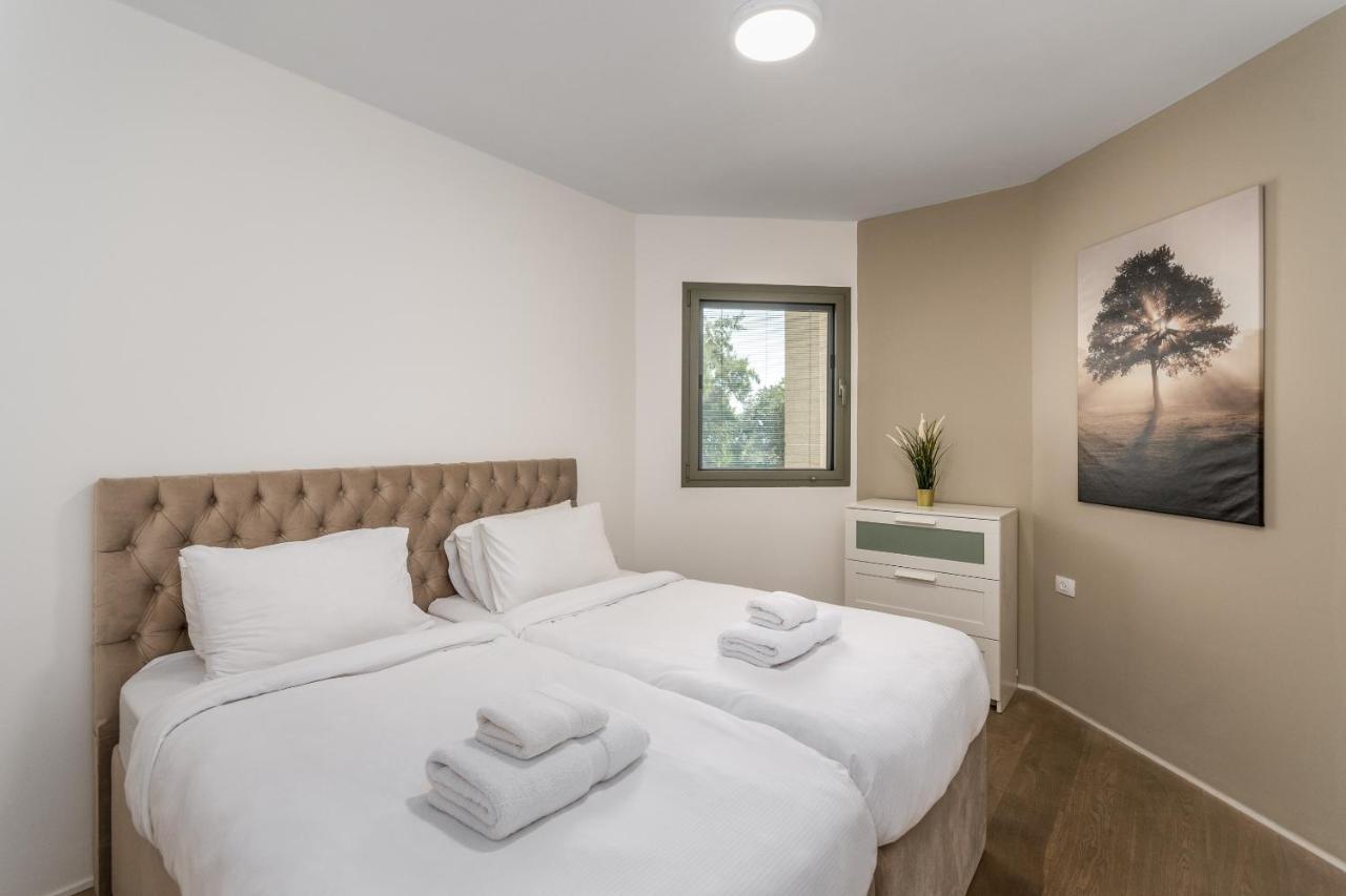 Haneviim Boutique - Mamilla Area Sea-U Yerusalem Bagian luar foto