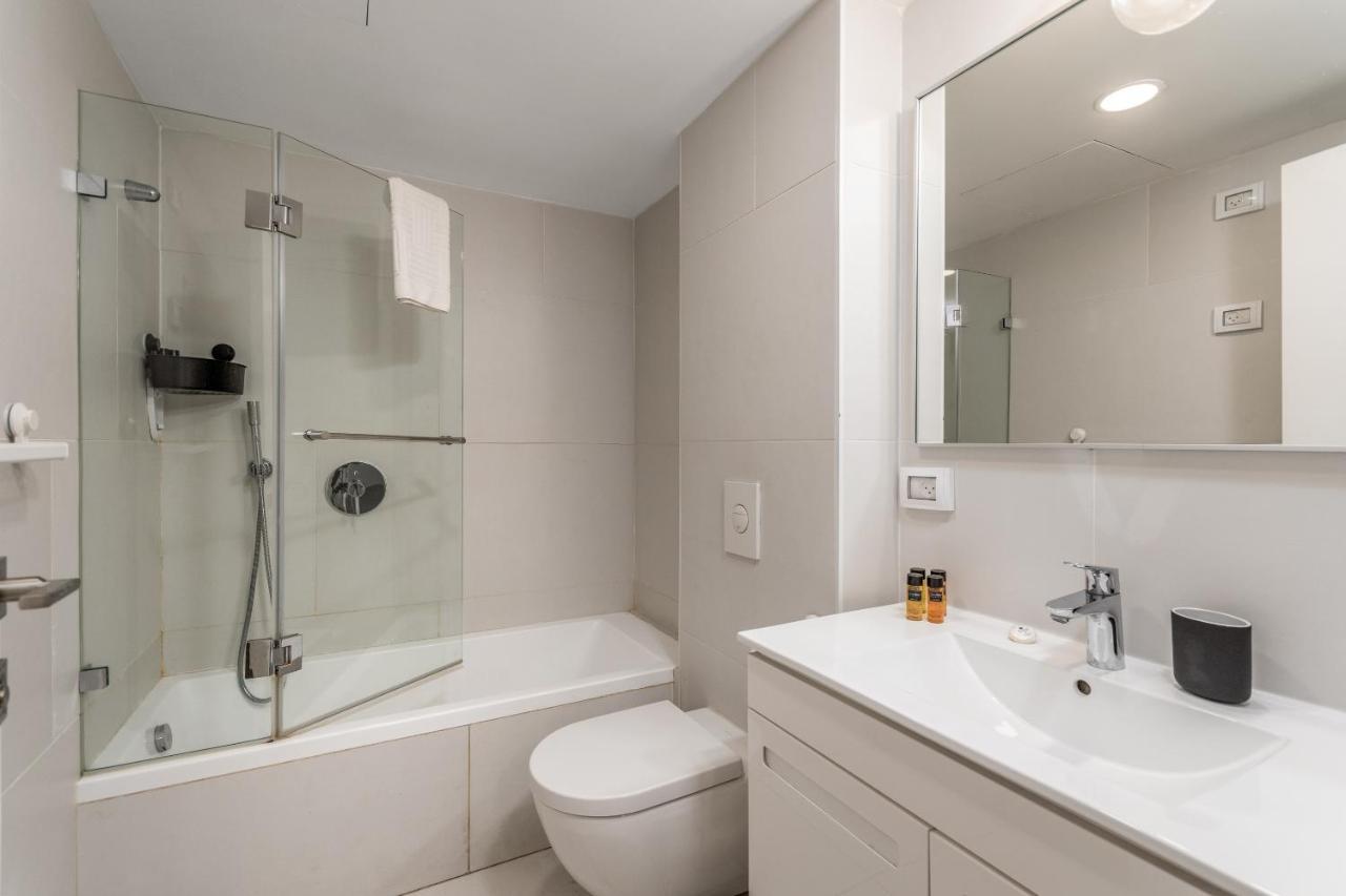 Haneviim Boutique - Mamilla Area Sea-U Yerusalem Bagian luar foto